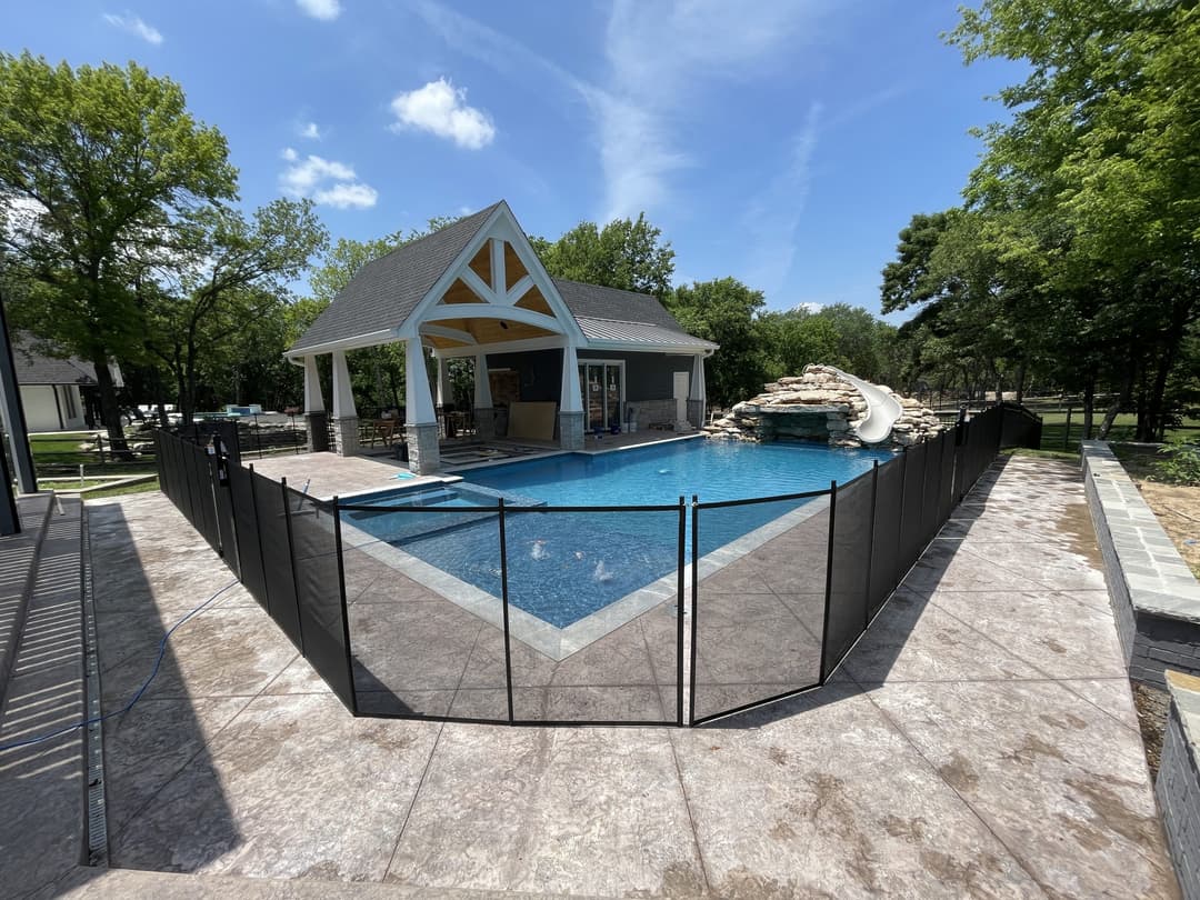 Mesh pool fence installation
