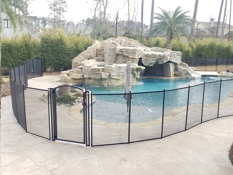 Aluminum pool fence